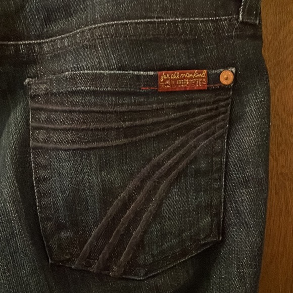 7 For All Mankind cropped dark denim jeans. New condition, barely worn. - Picture 3 of 7